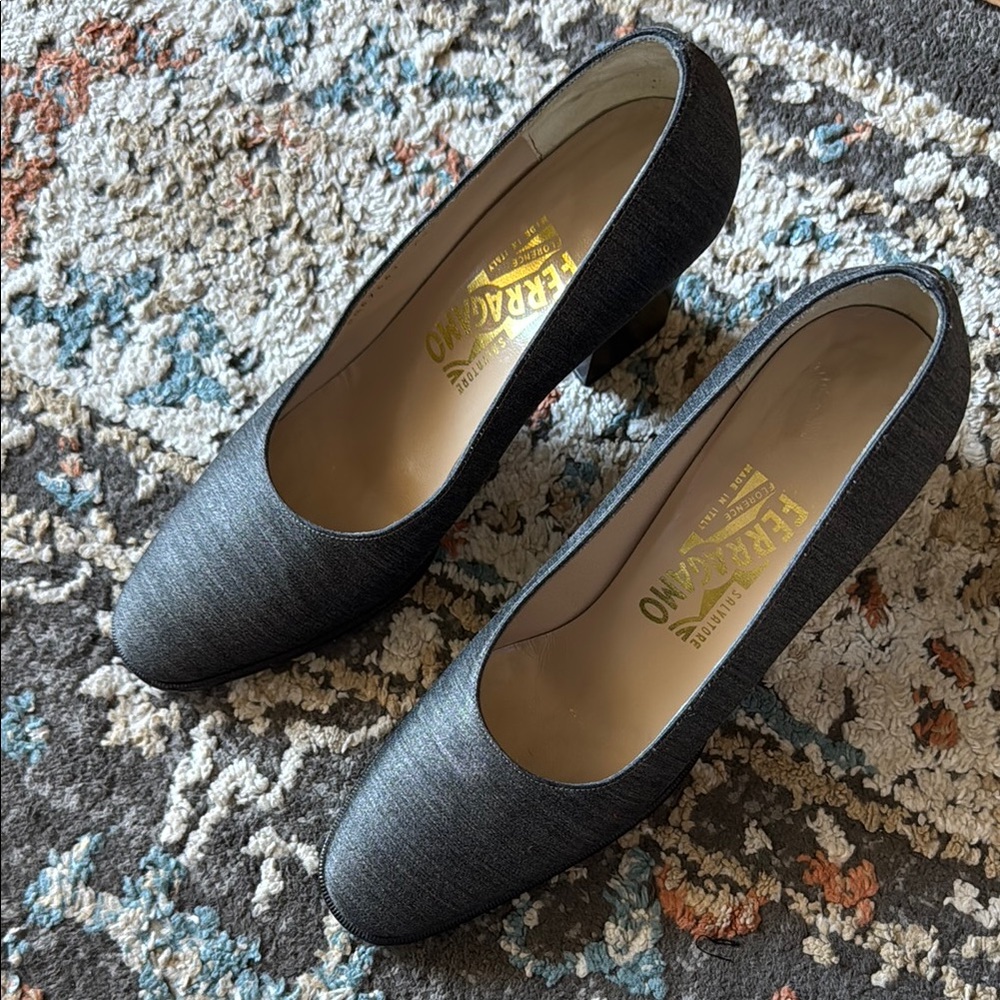 Vintage Salvatore Ferragamo Women's Gray Heels - Picture 5 of 5